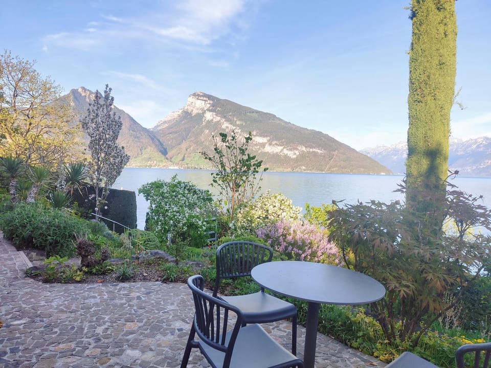 Patio, Nearby landmark, Day, Balcony/Terrace, Lake view, Mountain view