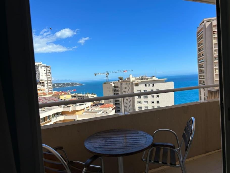 Sunnydaze Monaco beach apartment Apartment in Monaco