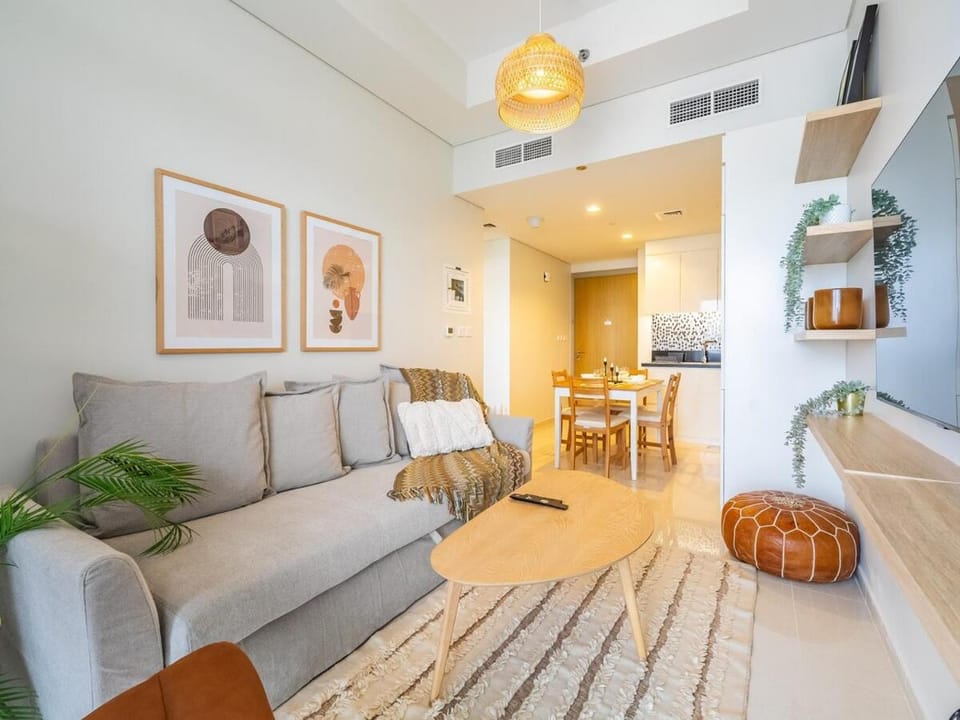 Modern and Cozy Condo With Unobstructed City Views Apartment in Dubai