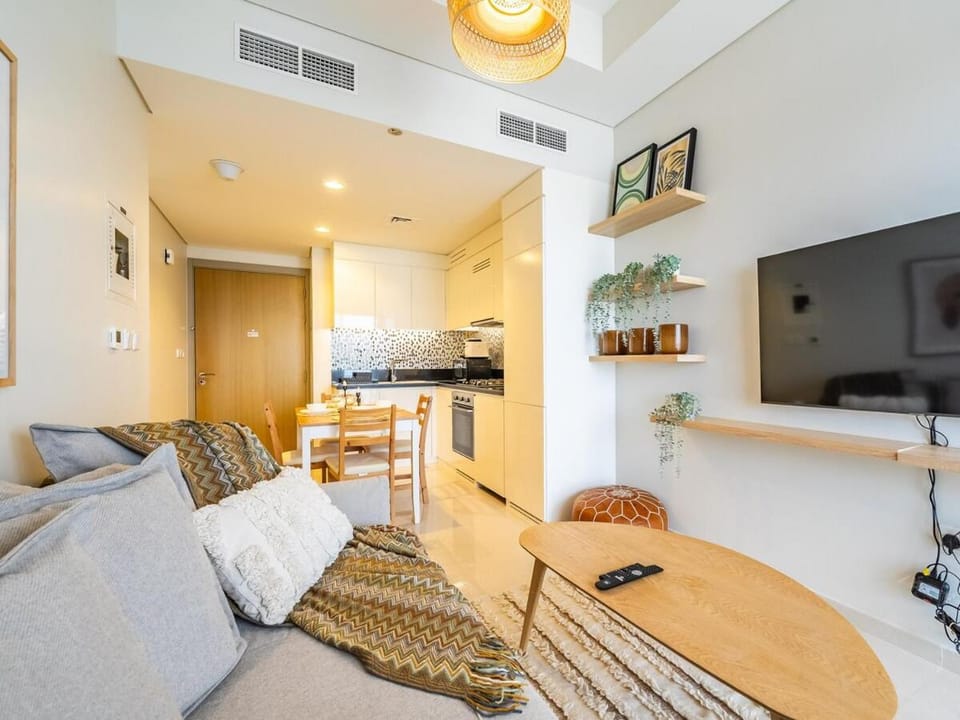 Modern and Cozy Condo With Unobstructed City Views Apartment in Dubai