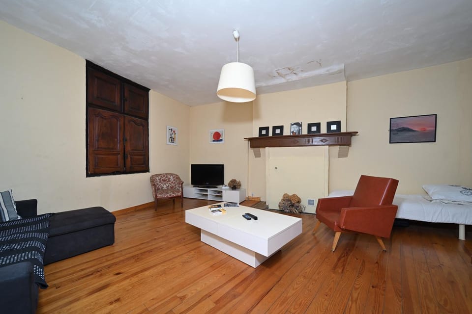 Property building, Living room