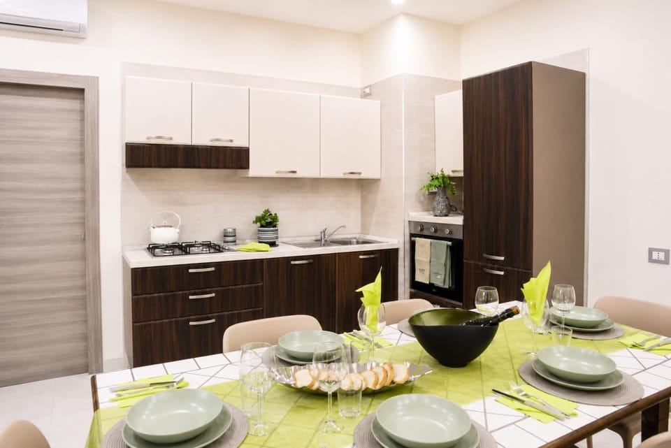 Kitchen or kitchenette, kitchen, kitchen