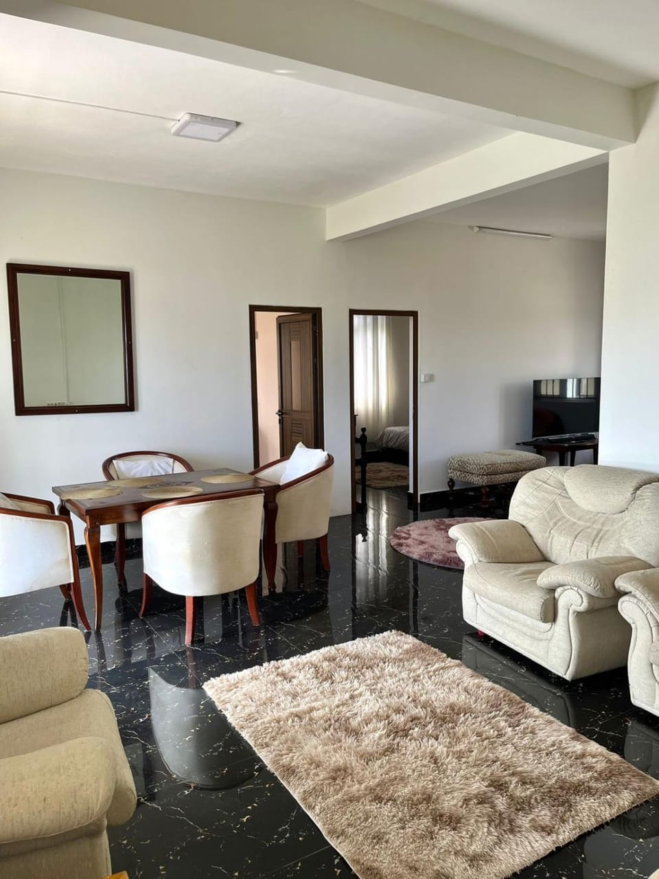 Seating area, Dining area