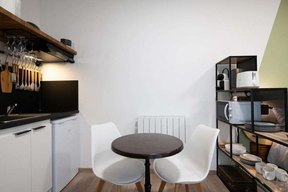 Coffee/tea facilities, Seating area, Dining area