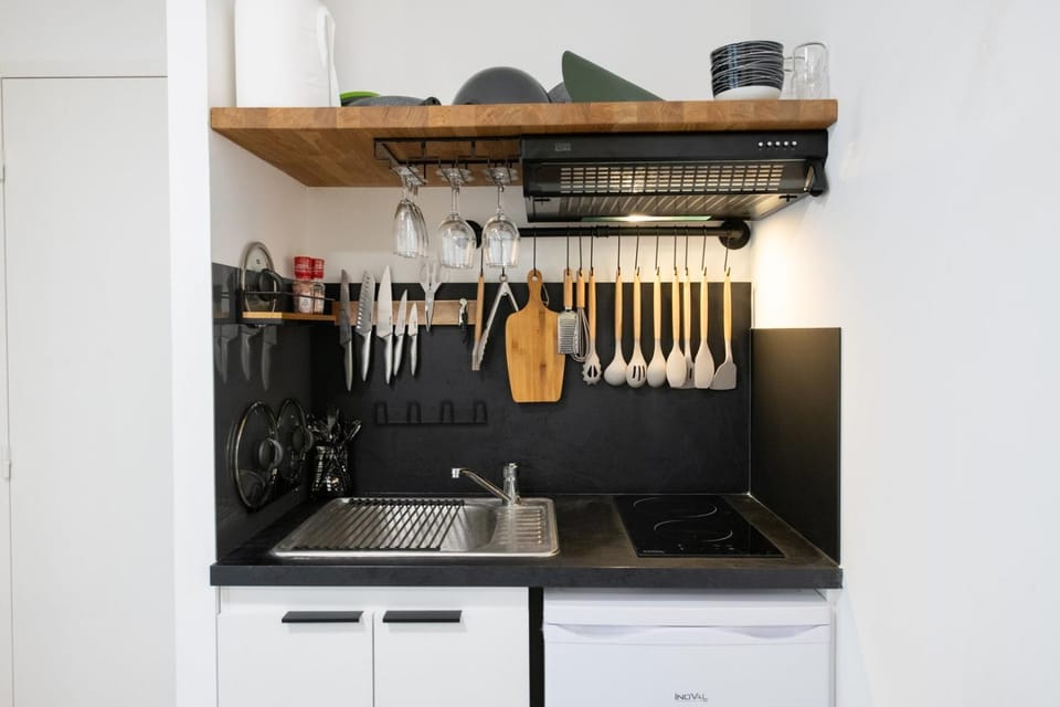 Kitchen or kitchenette