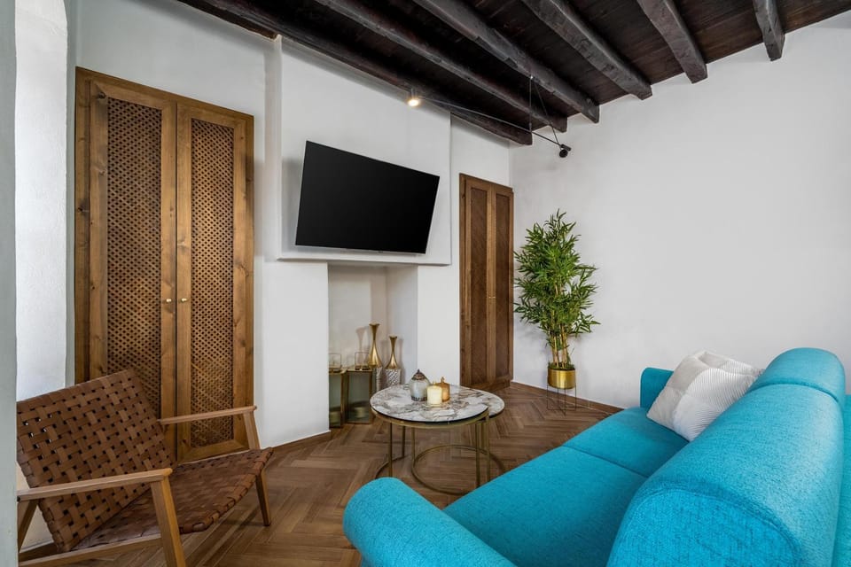 TV and multimedia, Living room, Seating area