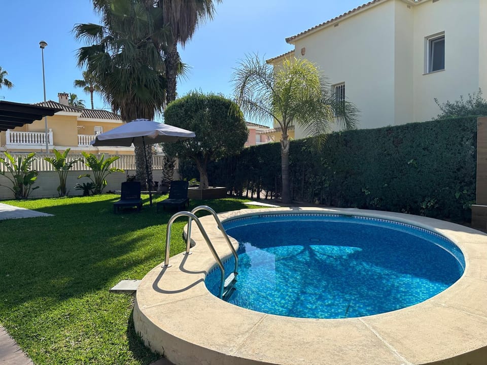 Garden, Swimming pool