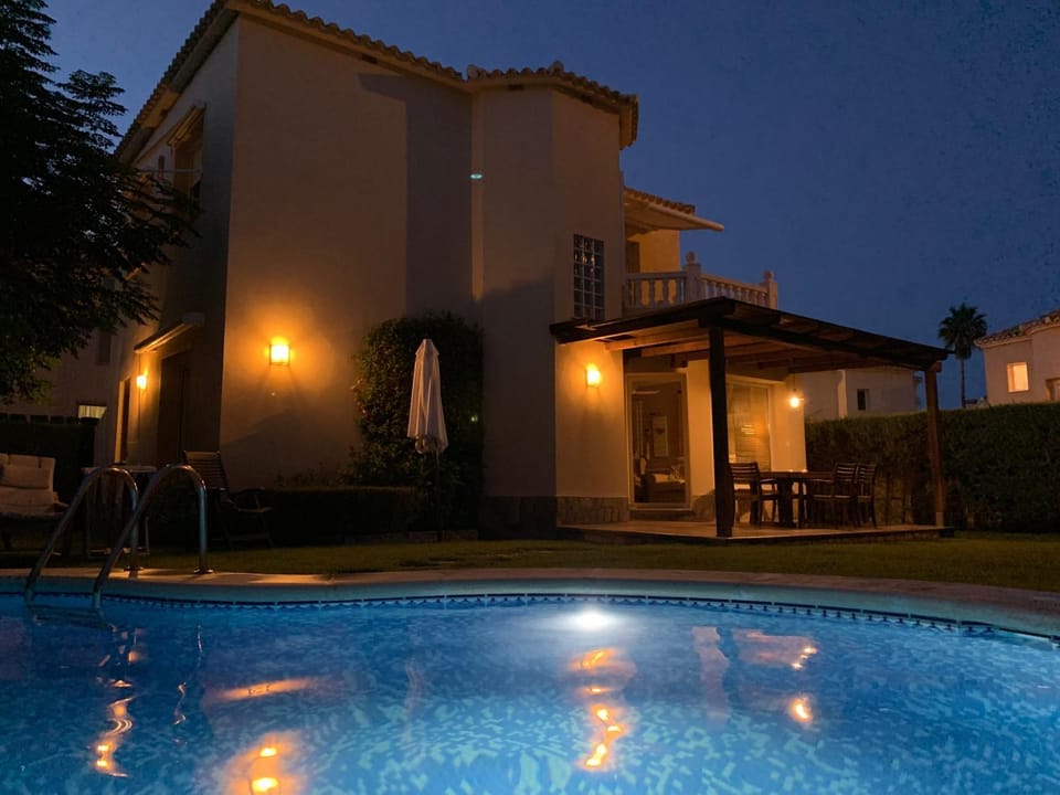 Night, Pool view