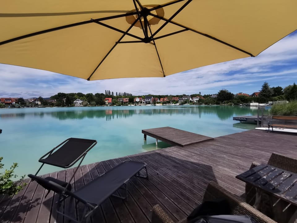 Lake view, sunbed