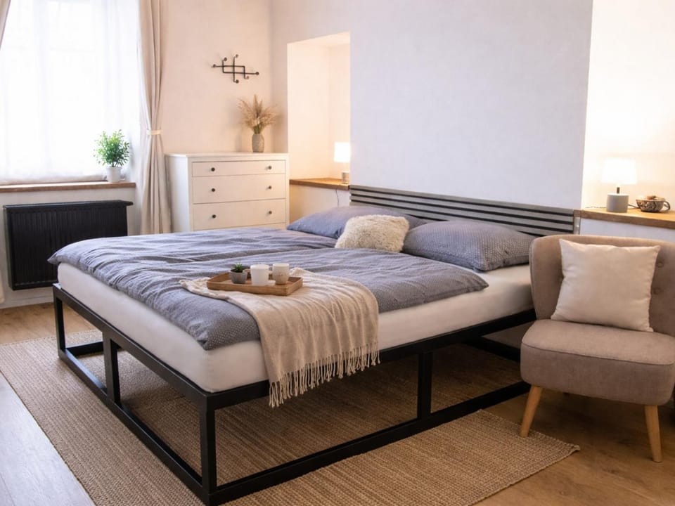 Bed, Seating area, Bedroom