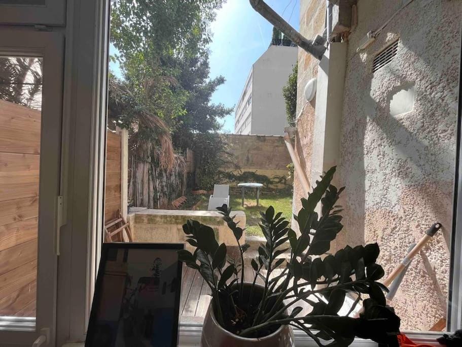 Grand appartement en rdc avec jardin Apartment in Bordeaux