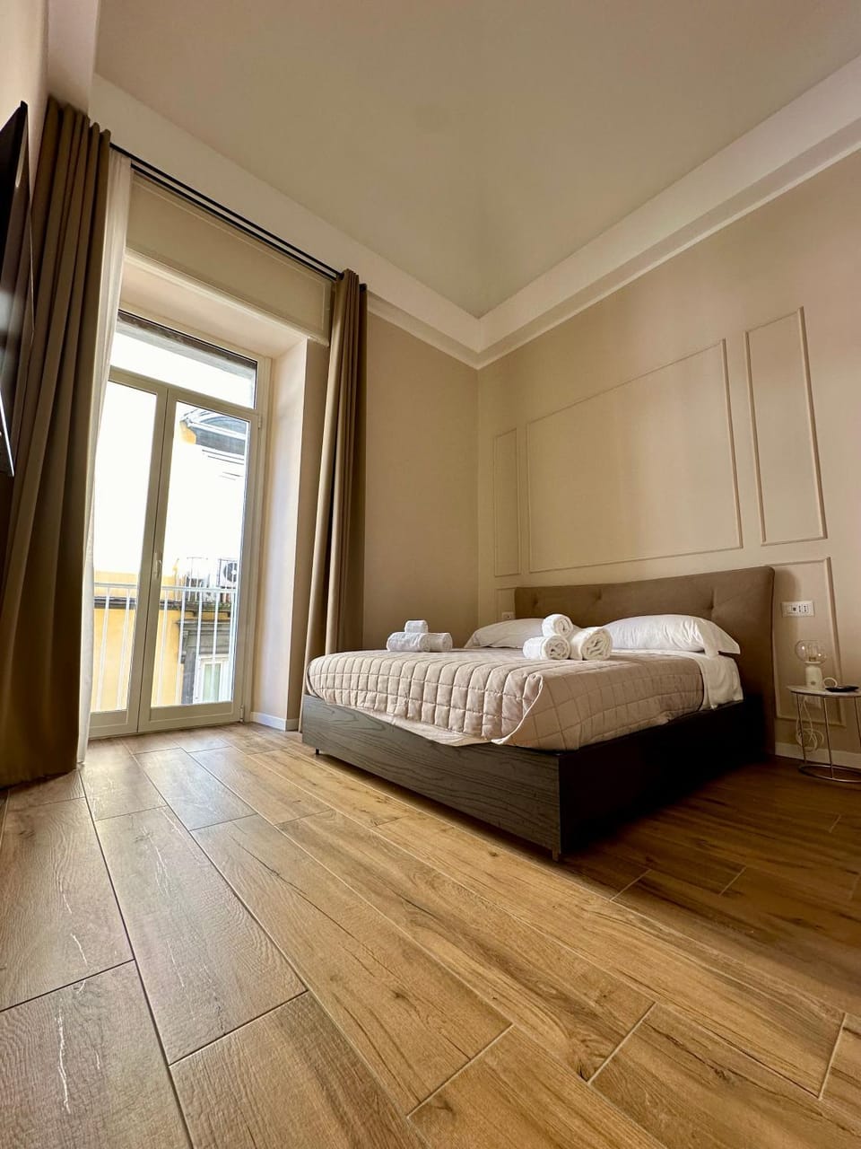 Bed, Photo of the whole room, Bedroom