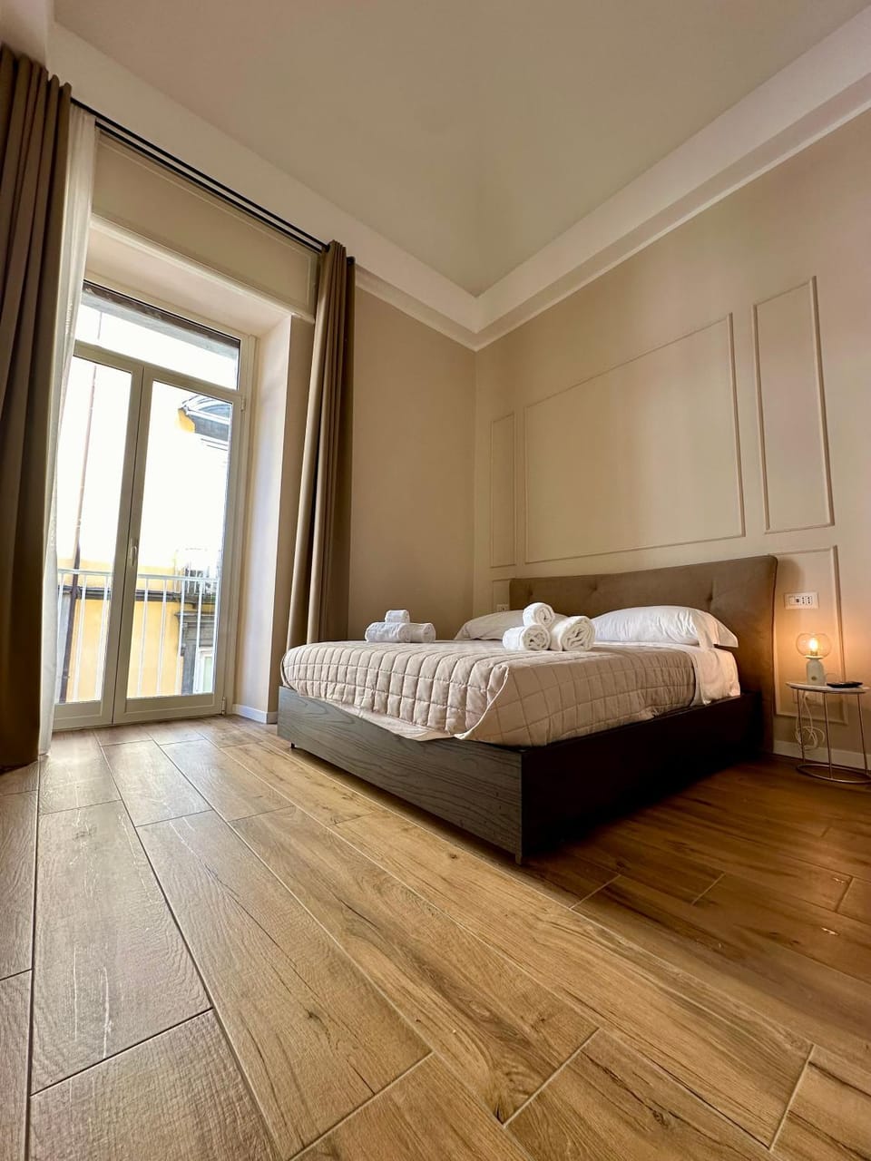 Bed, Balcony/Terrace, Photo of the whole room, Bedroom