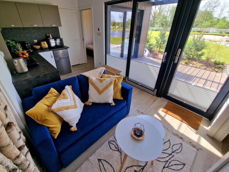 View (from property/room), Kitchen or kitchenette, Living room