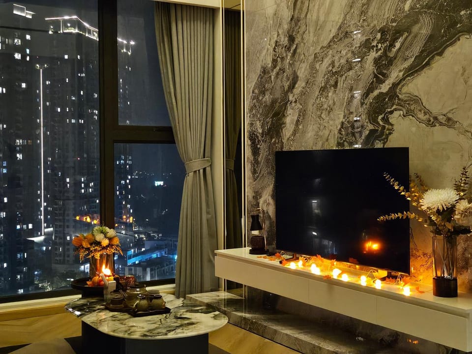Night, TV and multimedia, Living room, Decorative detail