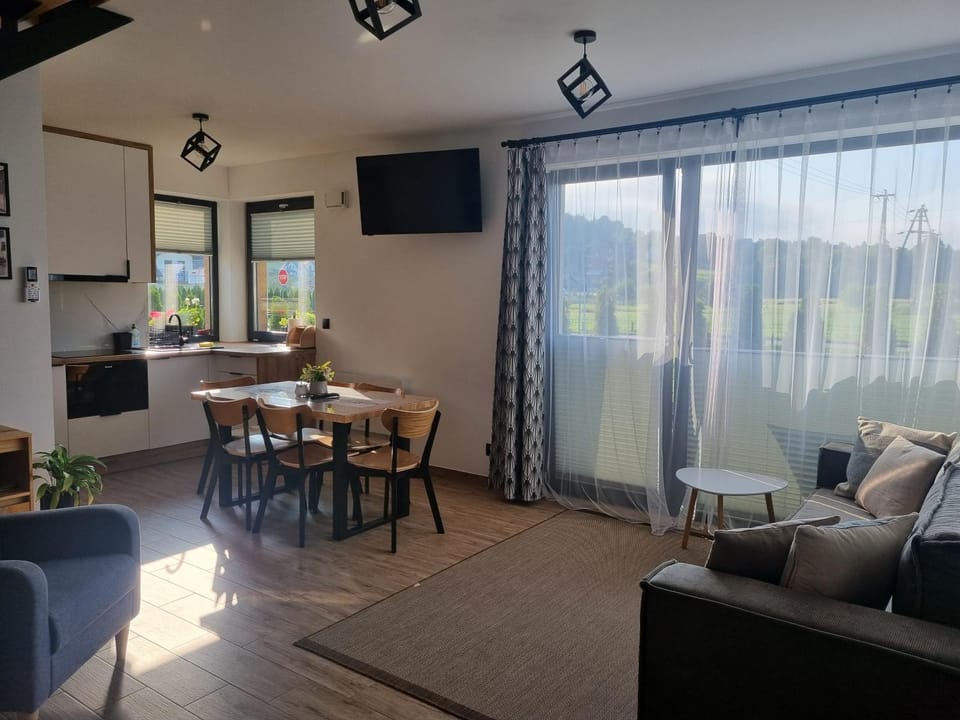Living room, Seating area, Dining area