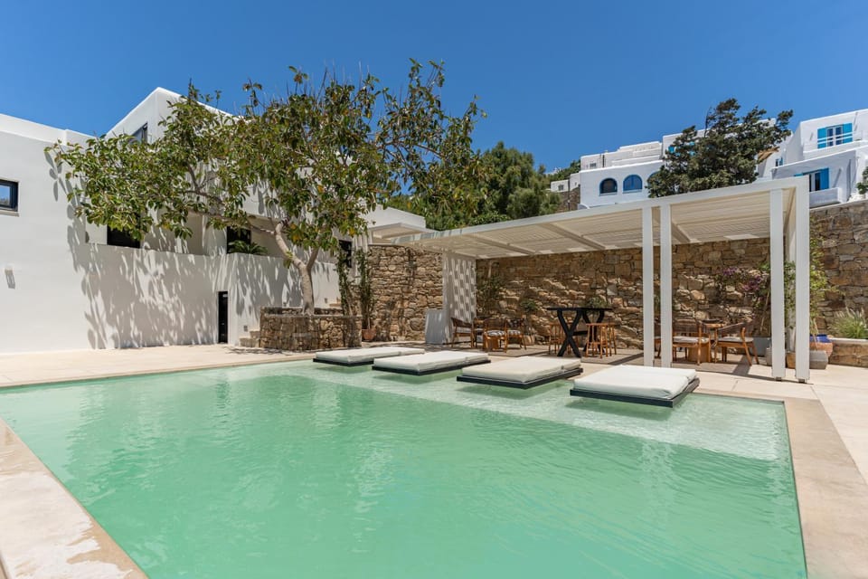 Property building, Swimming pool