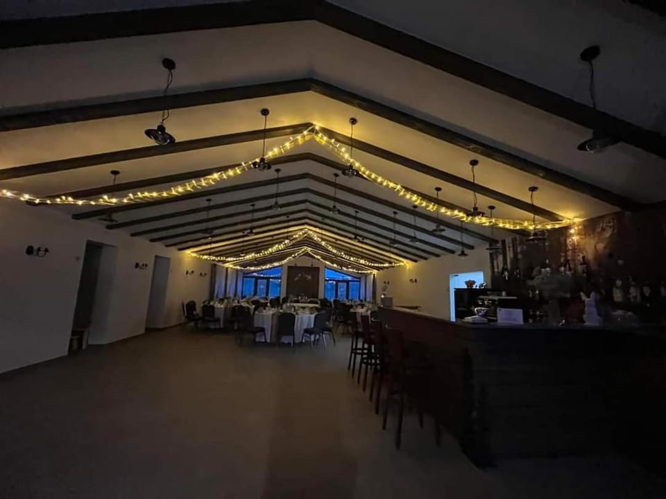 Restaurant/places to eat, Banquet/Function facilities, wedding