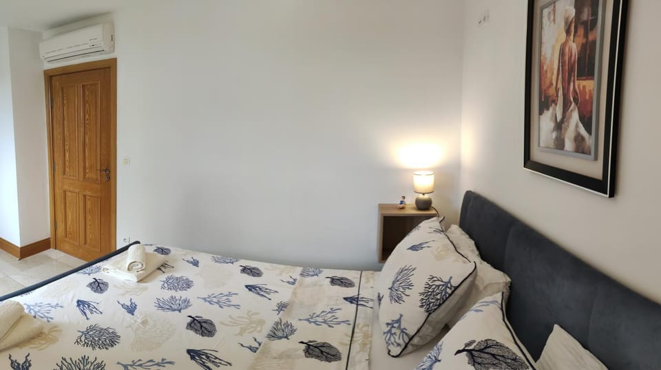 Bed, View (from property/room), Bedroom, Garden view, Mountain view, Pool view, Quiet street view, wardrobe