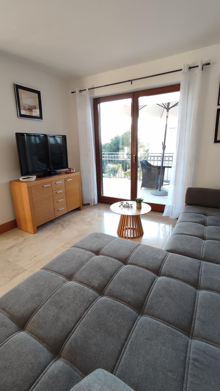 Patio, Communal lounge/ TV room, Bird's eye view, TV and multimedia, Living room, Seating area, Evening entertainment, City view, Garden view, Garden view, Mountain view, Mountain view, Sea view, Sea view, Quiet street view, Inner courtyard view