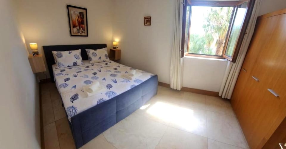 Bed, Bird's eye view, Bedroom, Garden view, Mountain view, Pool view, Pool view, Street view, Quiet street view, Inner courtyard view, wardrobe