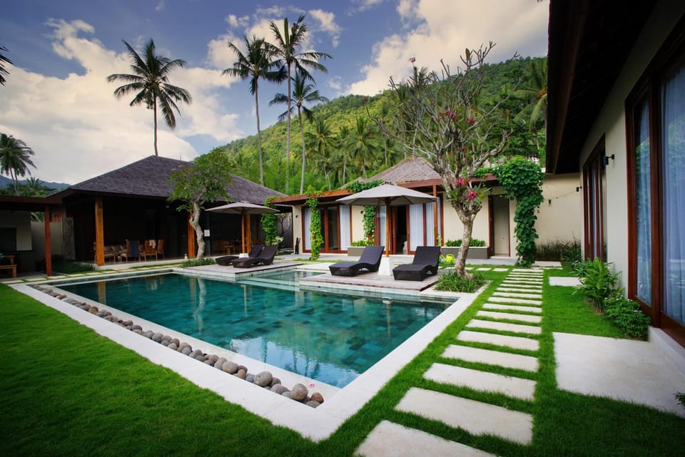 Swimming pool, Swimming pool