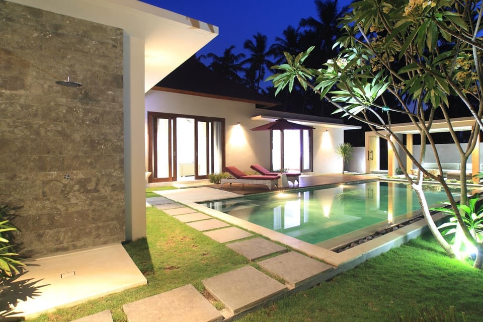 Swimming pool, Swimming pool