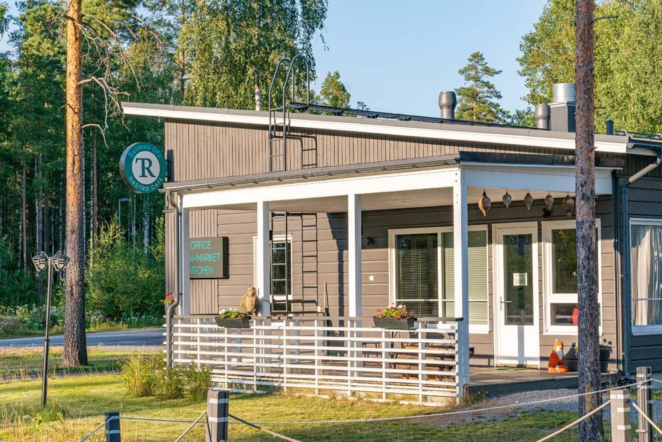 Summer, On site, Area and facilities