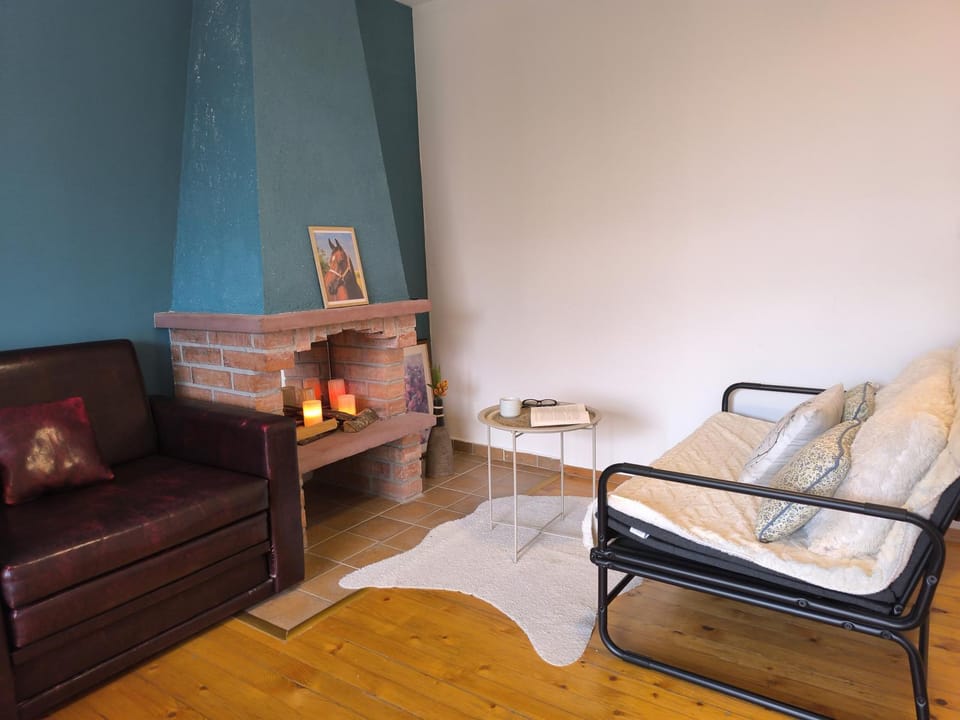 Living room, fireplace