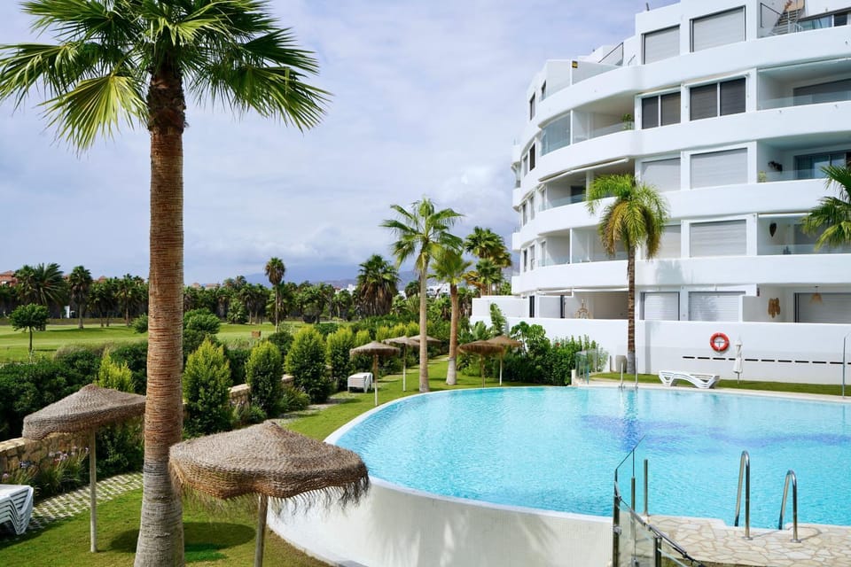 Property building, Spring, Day, Garden, Garden view, Pool view, Swimming pool, sunbed