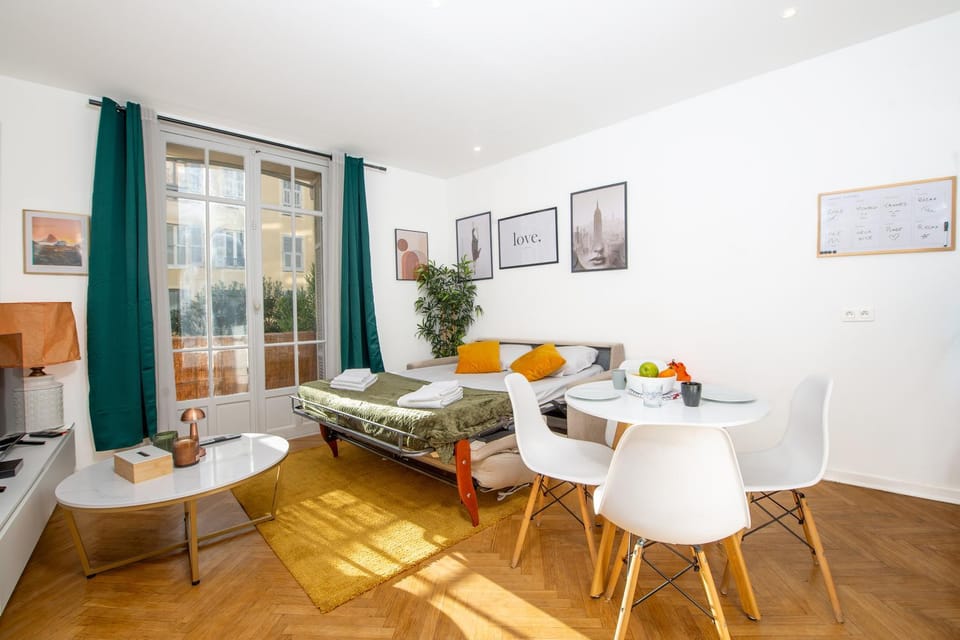 #34 2P Raimbaldi central 2balconies / AC & WIFI Apartment in Nice