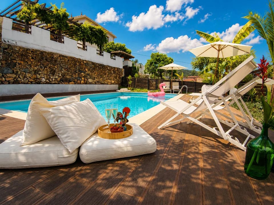 Pool view, Swimming pool, sunbed