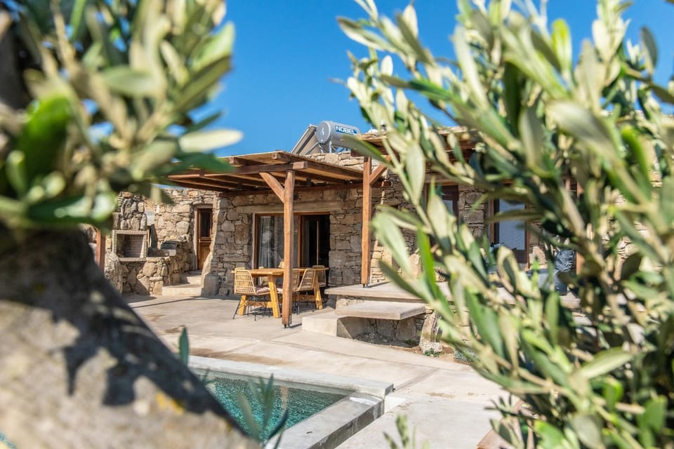 Lunar House ll House in Decentralized Administration of the Aegean