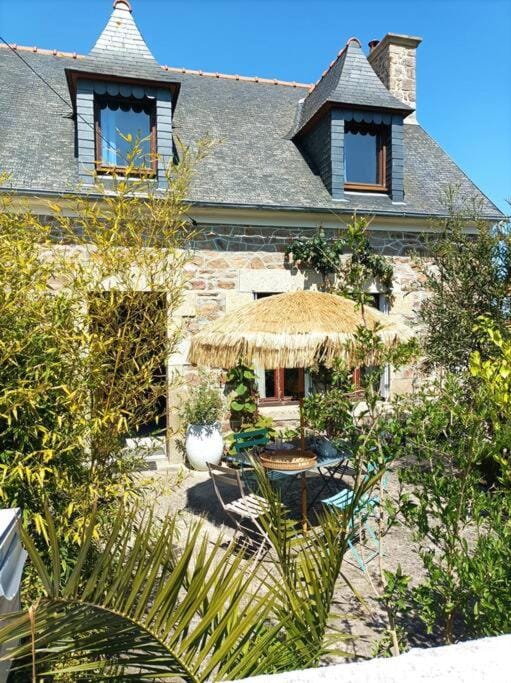 Maison de pecheurs avec vue sur mer et Brehat Bed and Breakfast in Brittany