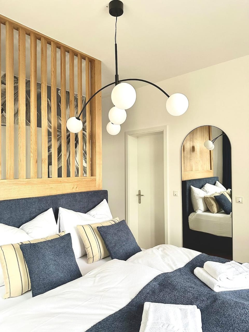Bed, Photo of the whole room