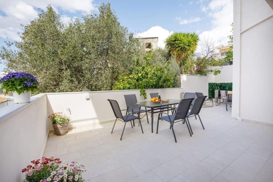 Patio, Garden, View (from property/room)