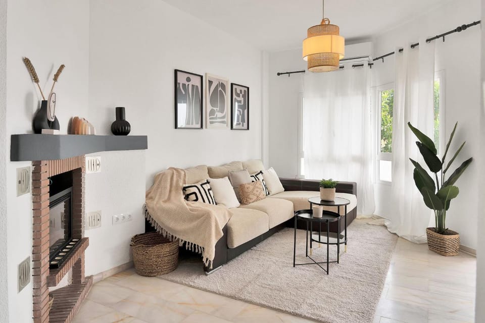 Communal lounge/ TV room, Living room