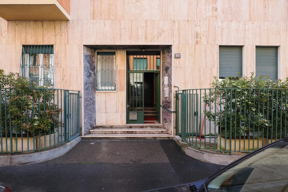 Property building, Facade/entrance