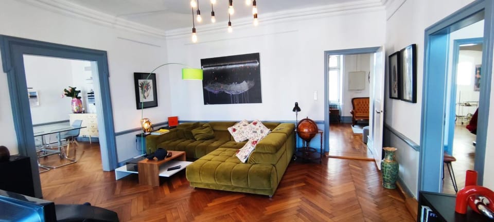 Communal lounge/ TV room, TV and multimedia, Living room, Seating area