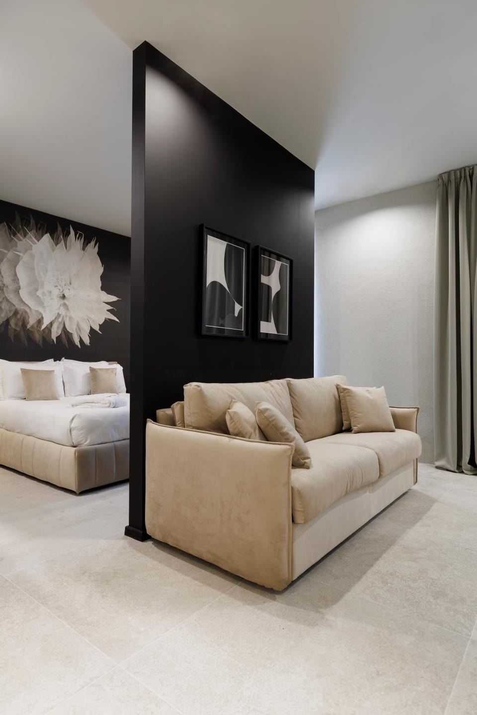 Bed, Living room, Photo of the whole room, Seating area, Bedroom