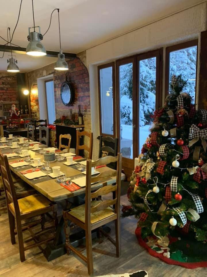 Banquet/Function facilities, Dining area