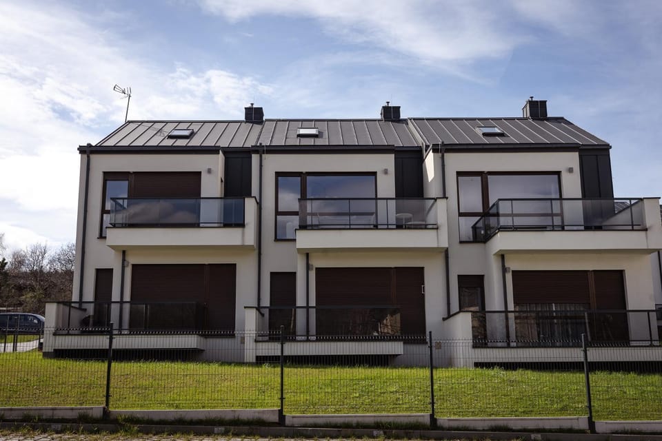 Property building, Day