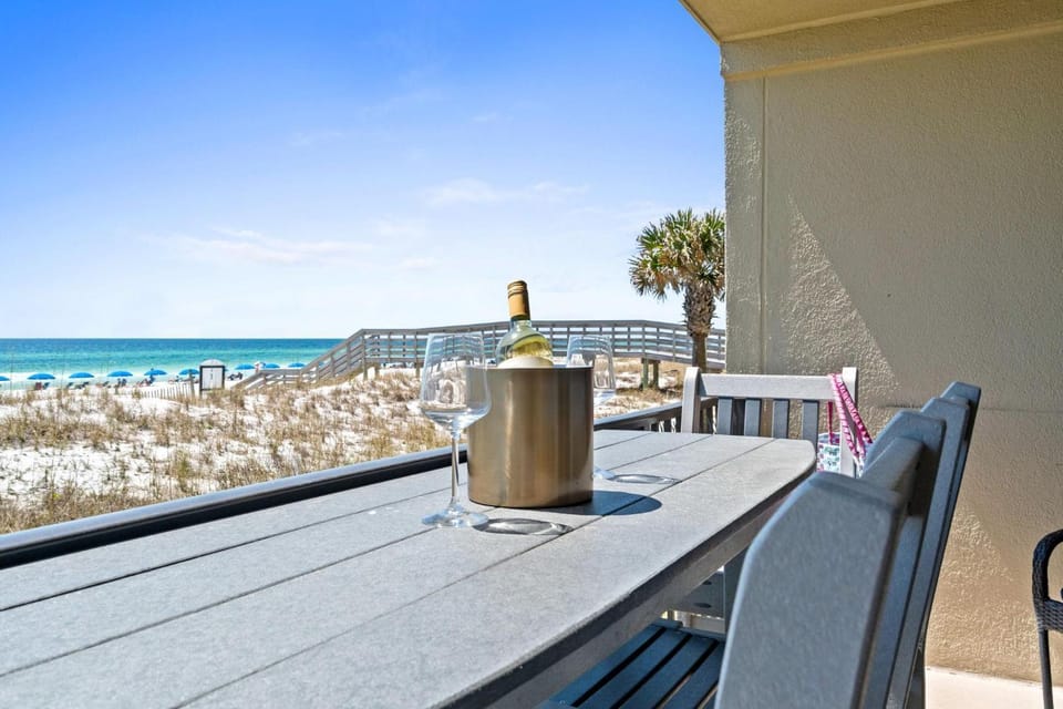 Emerald Towers West 1006 - Breezy Beachcomber House in Okaloosa Island