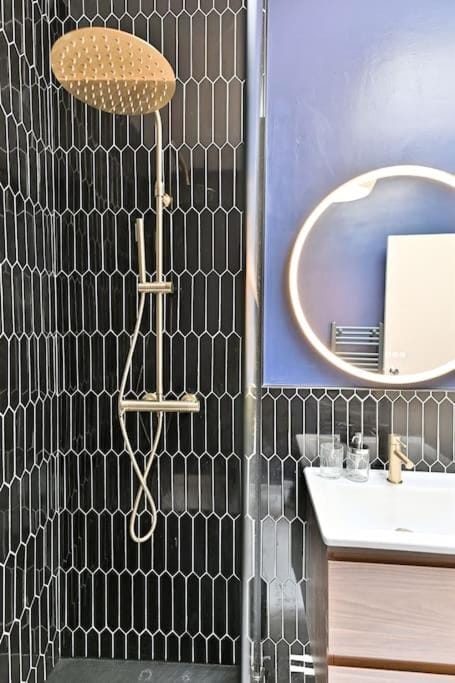 Shower, Bathroom