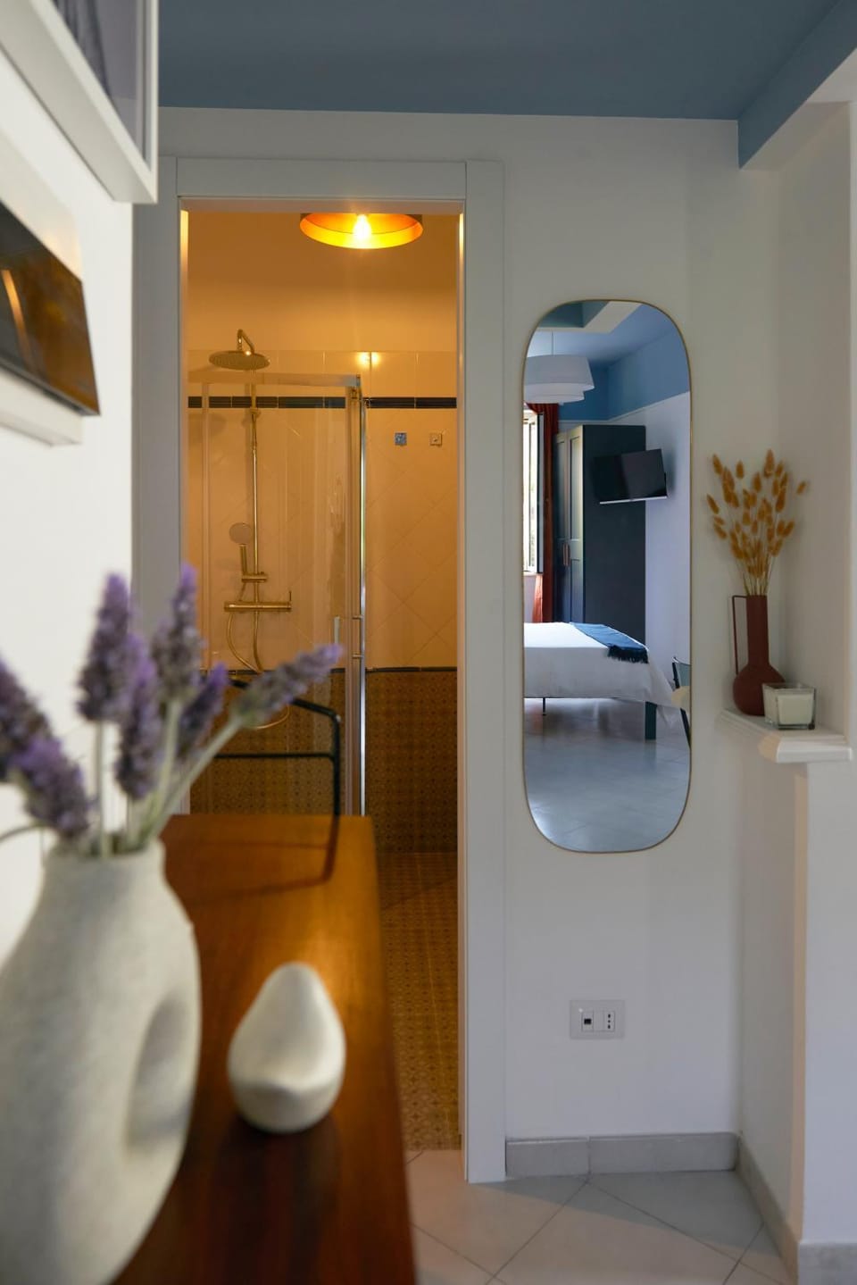 Shower, Bathroom, Decorative detail