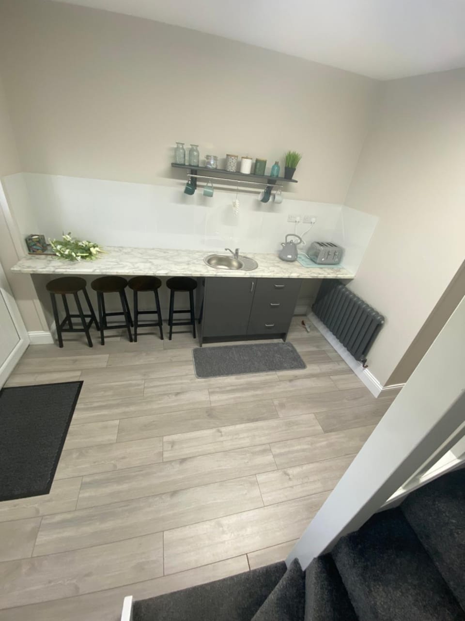 Kitchen or kitchenette