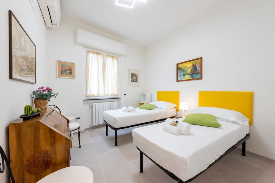 Bed, Bedroom, air conditioner