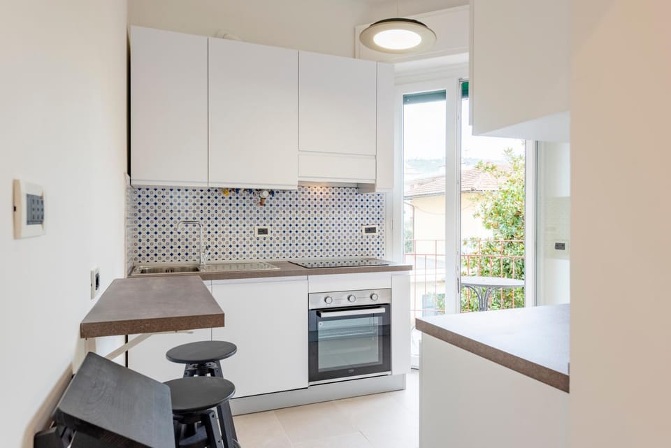 Kitchen or kitchenette, Dining area, pet friendly, stove