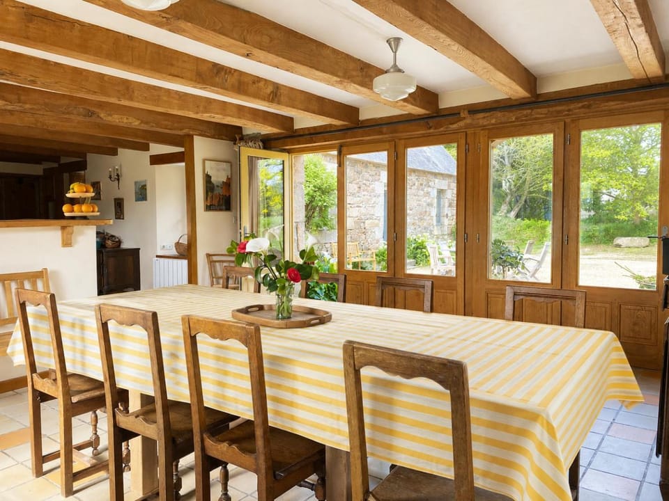 Maison authentique mer et campagne - en 2 parties pour 6 pers ou 12 pers House in Lannion