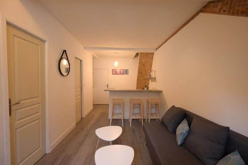 Studio Guépin : hyper centre au pied du tram Apartment in Nantes